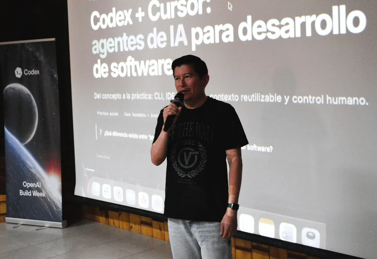 Charla sobre Codex y Cursor en el Buildathon de Portoviejo