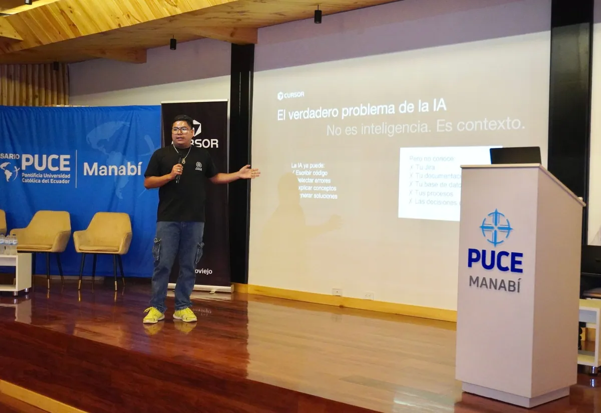 Charla principal del Cursor Meetup Portoviejo en PUCE Manabí